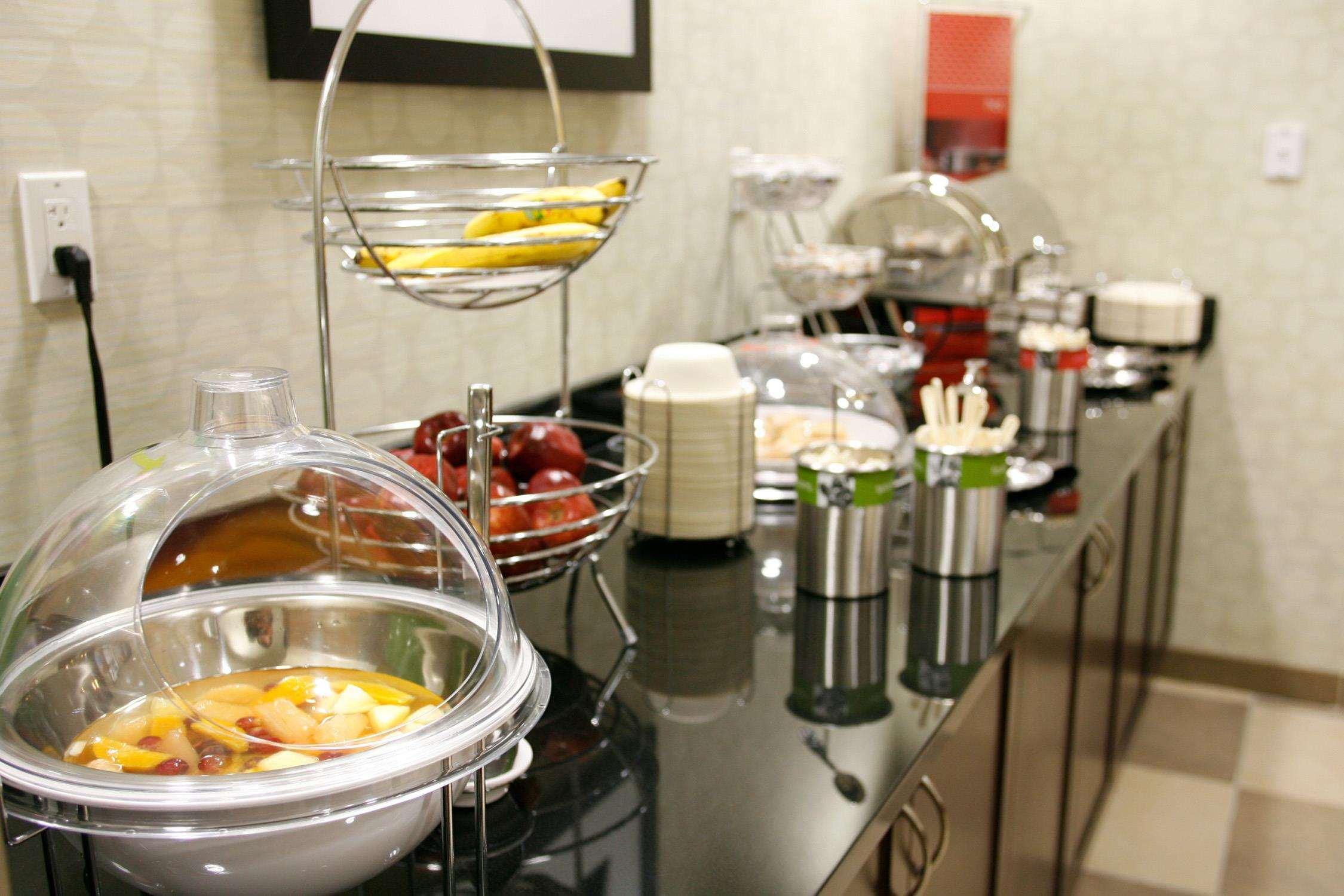 Hampton Inn & Suites Red Deer Penhold Ristorante foto