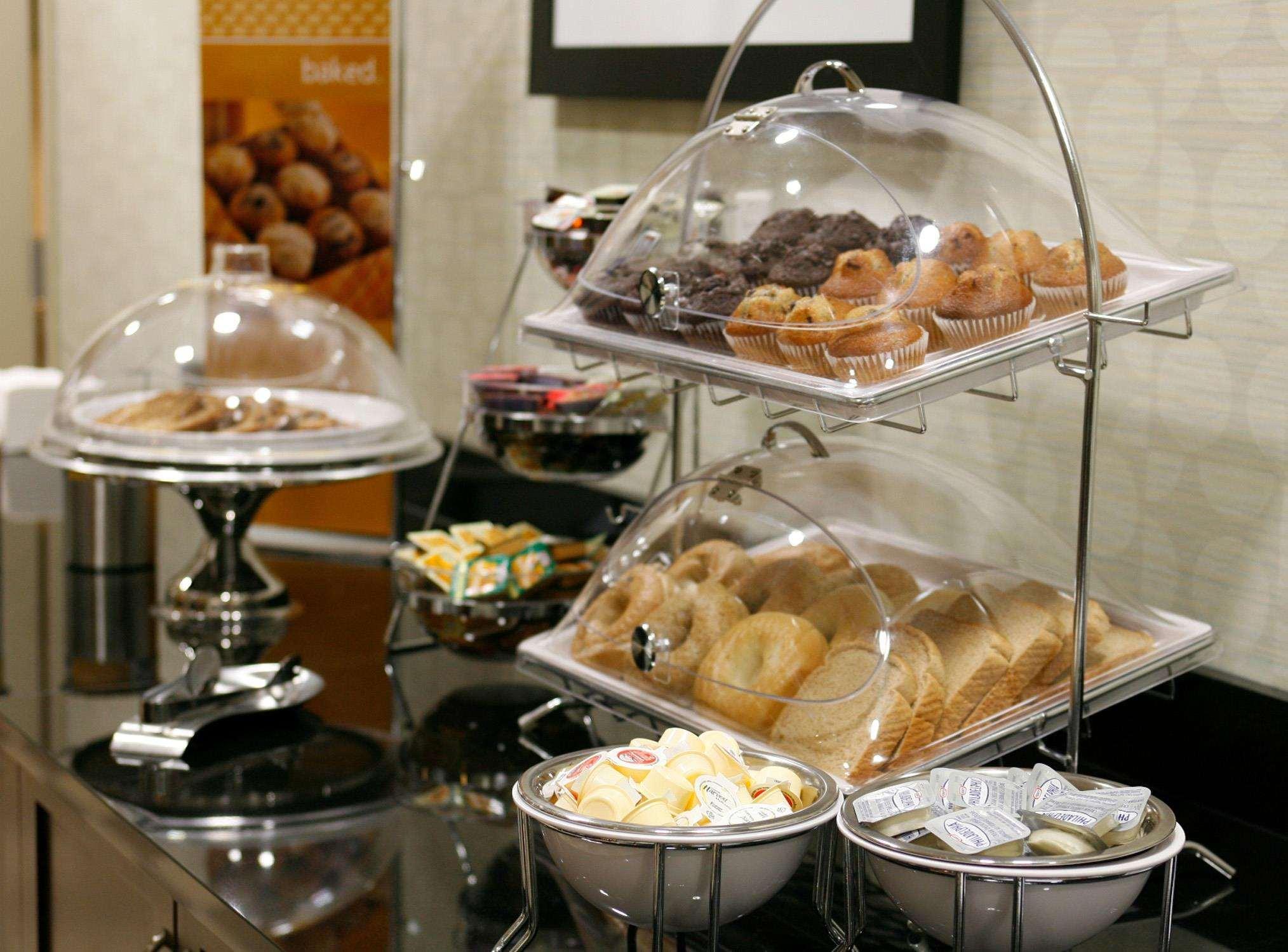 Hampton Inn & Suites Red Deer Penhold Ristorante foto