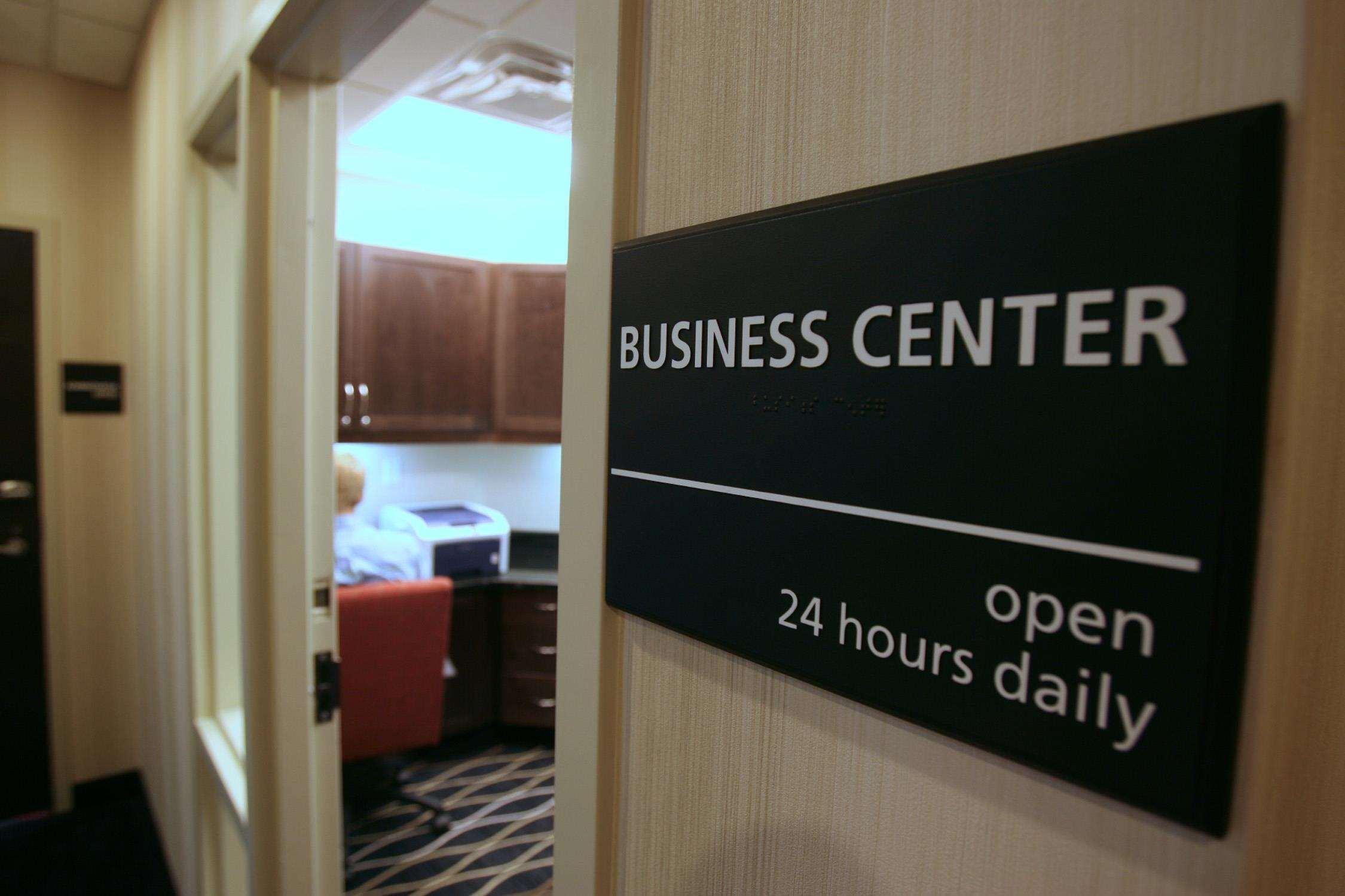 Hampton Inn & Suites Red Deer Penhold Servizi foto