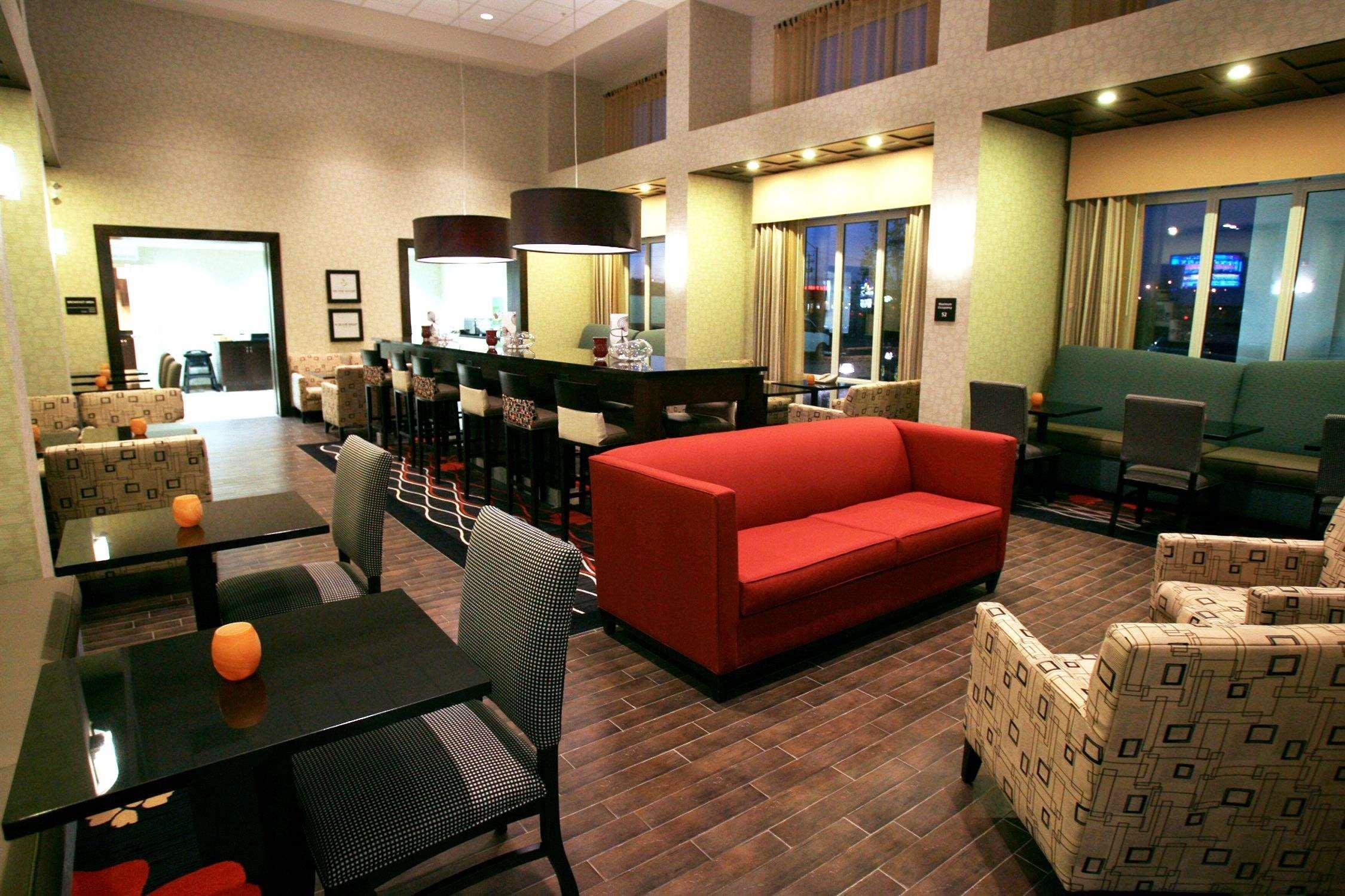 Hampton Inn & Suites Red Deer Penhold Ristorante foto