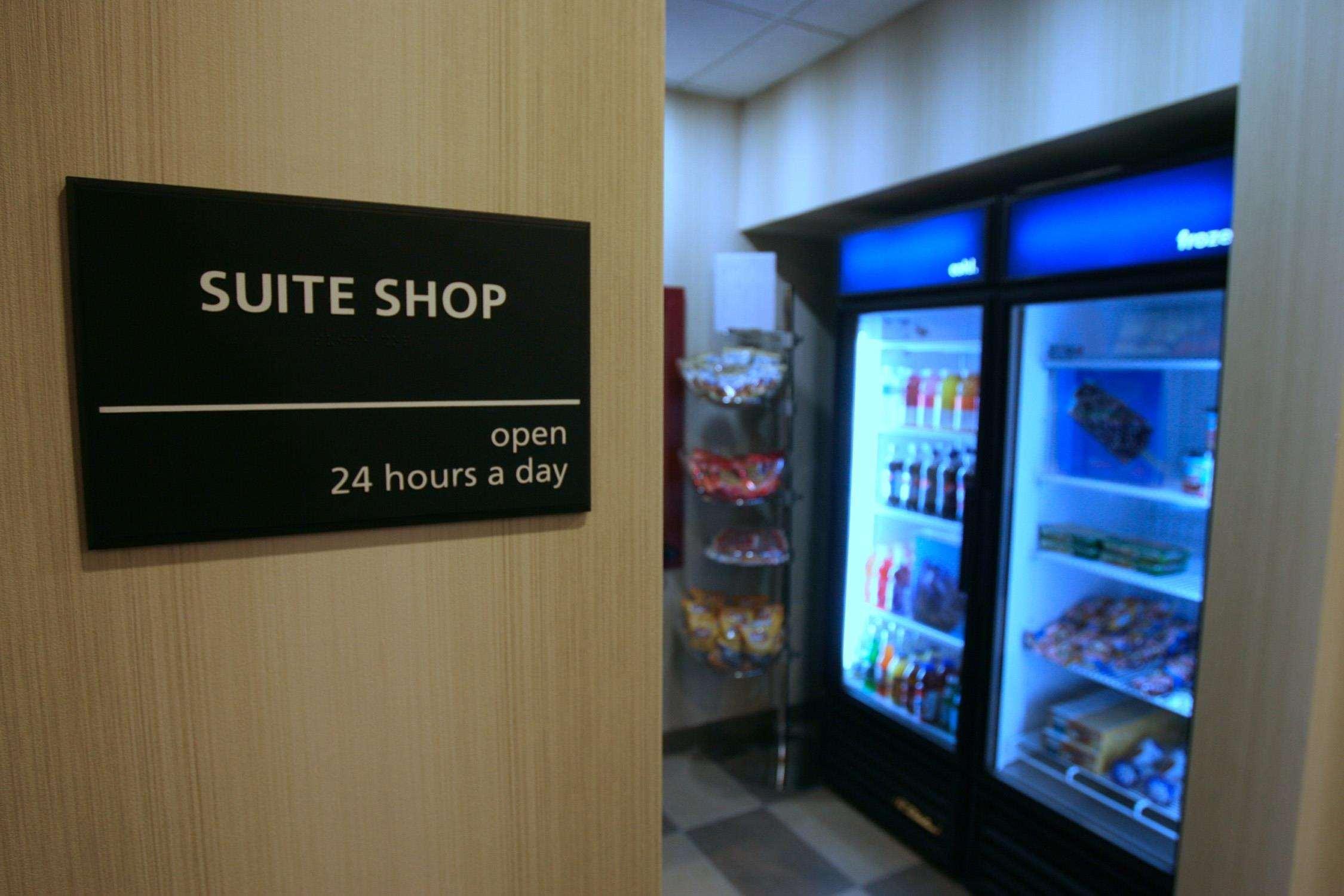 Hampton Inn & Suites Red Deer Penhold Esterno foto