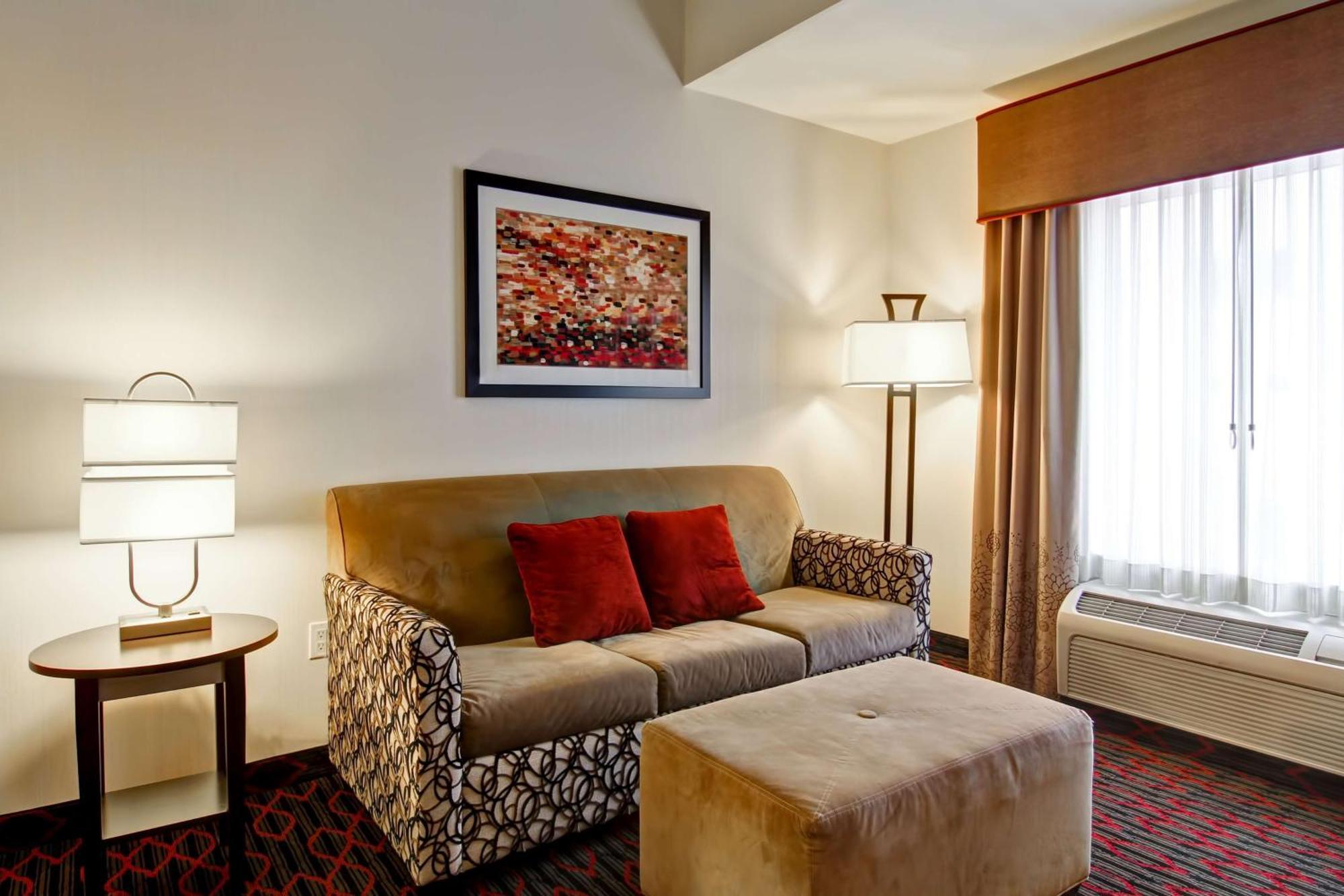 Hampton Inn & Suites Red Deer Penhold Esterno foto